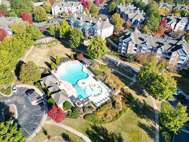 The Crest at Sugarloaf in Lawrenceville, GA - Foto de edificio - Building Photo