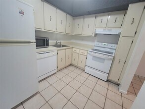 4374 NW 9th Ave in Pompano Beach, FL - Building Photo - Building Photo