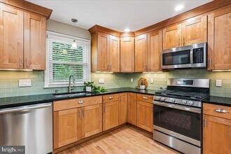 8910 Bradford Rd in Silver Spring, MD - Building Photo - Building Photo