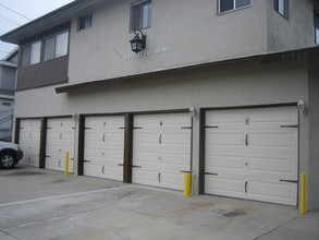 11855 Grevillea Ave in Hawthorne, CA - Building Photo - Building Photo