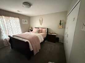 29822 Indian Trl, Unit M in Farmington Hills, MI - Building Photo