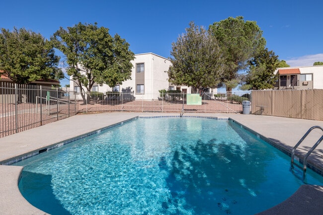 Falcon Court Apartments