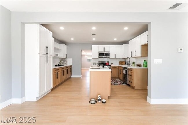 915 Melrose Dr in Las Vegas, NV - Building Photo - Building Photo