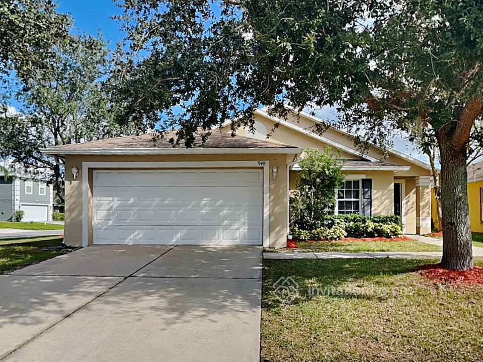 948 Windrose Dr in Orlando, FL - Building Photo