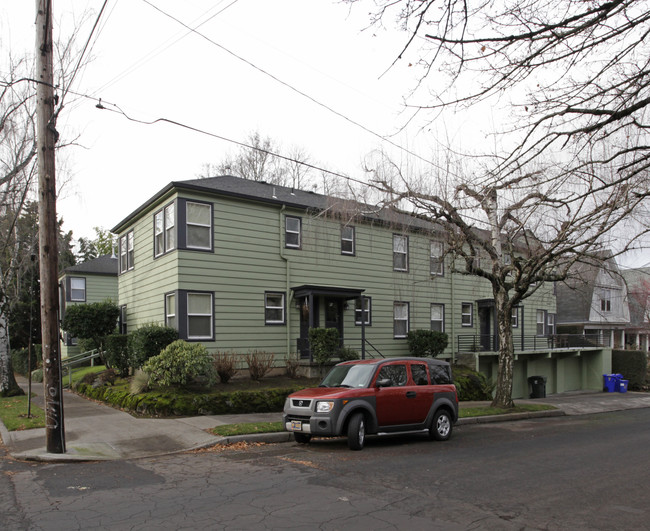 The Twelve Plex in Portland, OR - Building Photo - Building Photo