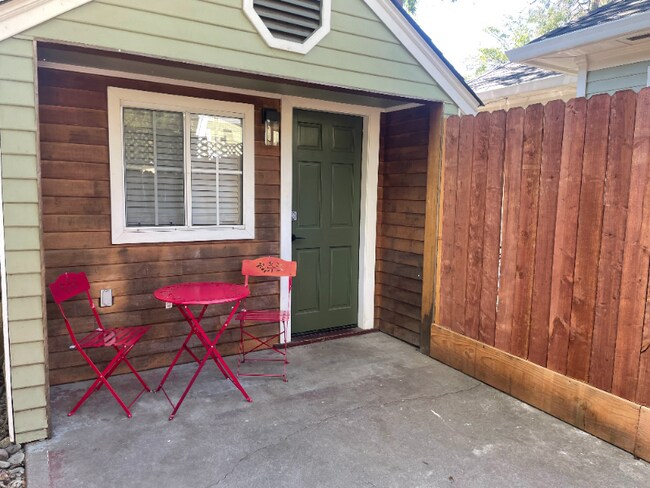 141 W 12th St in Chico, CA - Building Photo - Building Photo