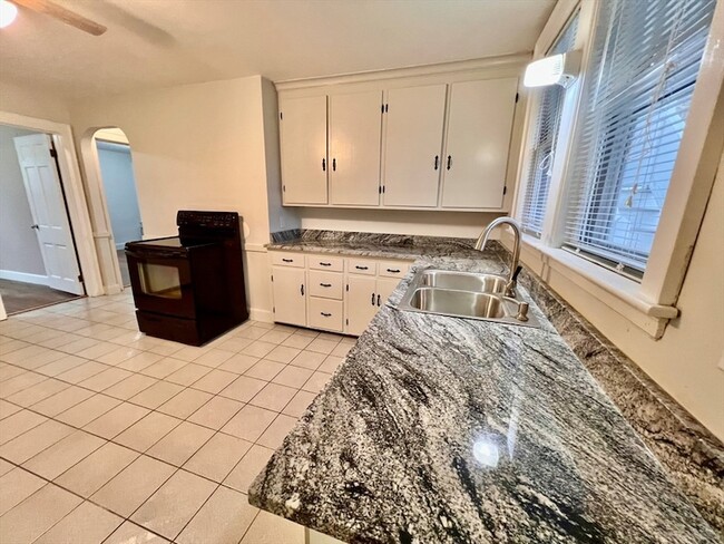 20-22 Randall Ave, Unit 1 in Weymouth, MA - Building Photo - Building Photo