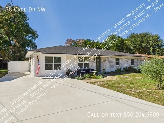 38 Cape Dr NW in Fort Walton Beach, FL - Building Photo - Building Photo
