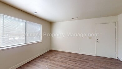 201 E Fairmont Ave, Unit A in Modesto, CA - Building Photo - Building Photo