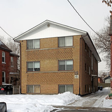 56 Cavell Ave in Toronto, ON - Building Photo - Building Photo