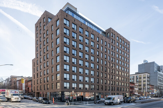 555 4th Ave in Brooklyn, NY - Foto de edificio - Building Photo