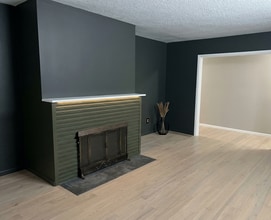 15950 Fraser Hwy in Surrey, BC - Building Photo - Building Photo