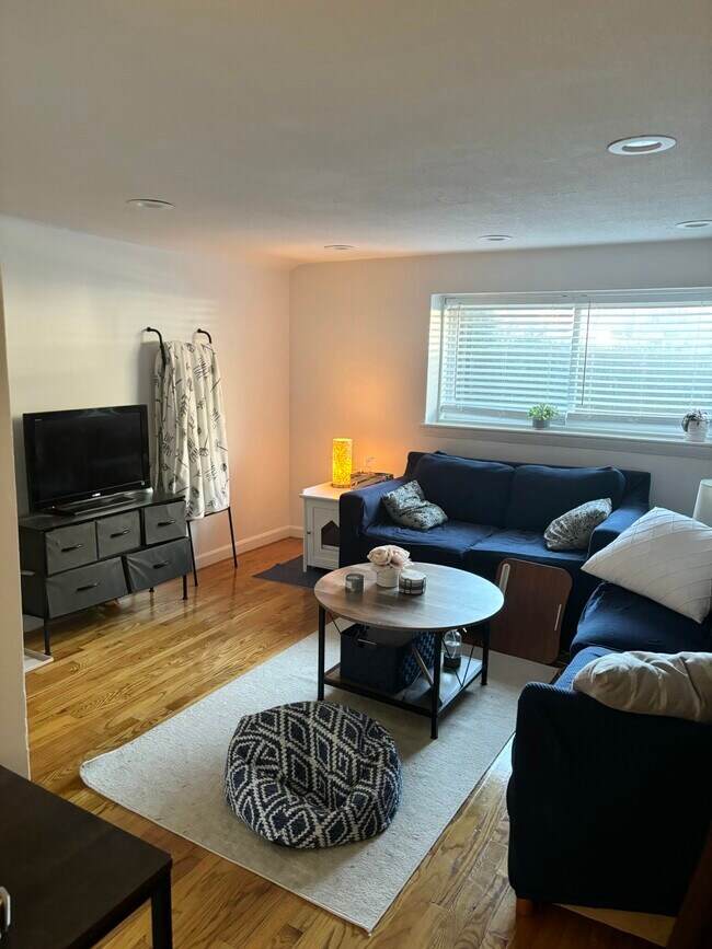 15 Euston Rd, Unit 4 in Boston, MA - Building Photo - Building Photo