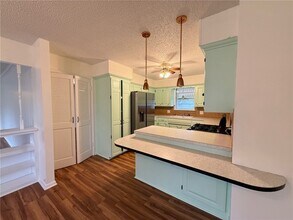 606 Cedar St in Springdale, AR - Building Photo - Building Photo