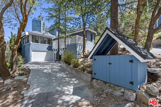 27322 Matterhorn Dr in Lake Arrowhead, CA - Building Photo - Building Photo