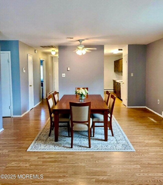 141 Cross Slope Ct in Englishtown, NJ - Building Photo - Building Photo