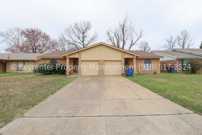 6125 S Troost Ave in Tulsa, OK - Building Photo - Building Photo