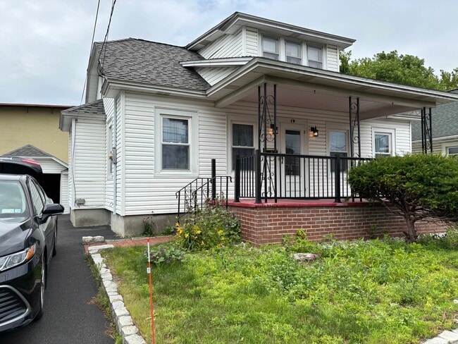 19 Dott Ave in Albany, NY - Building Photo - Building Photo