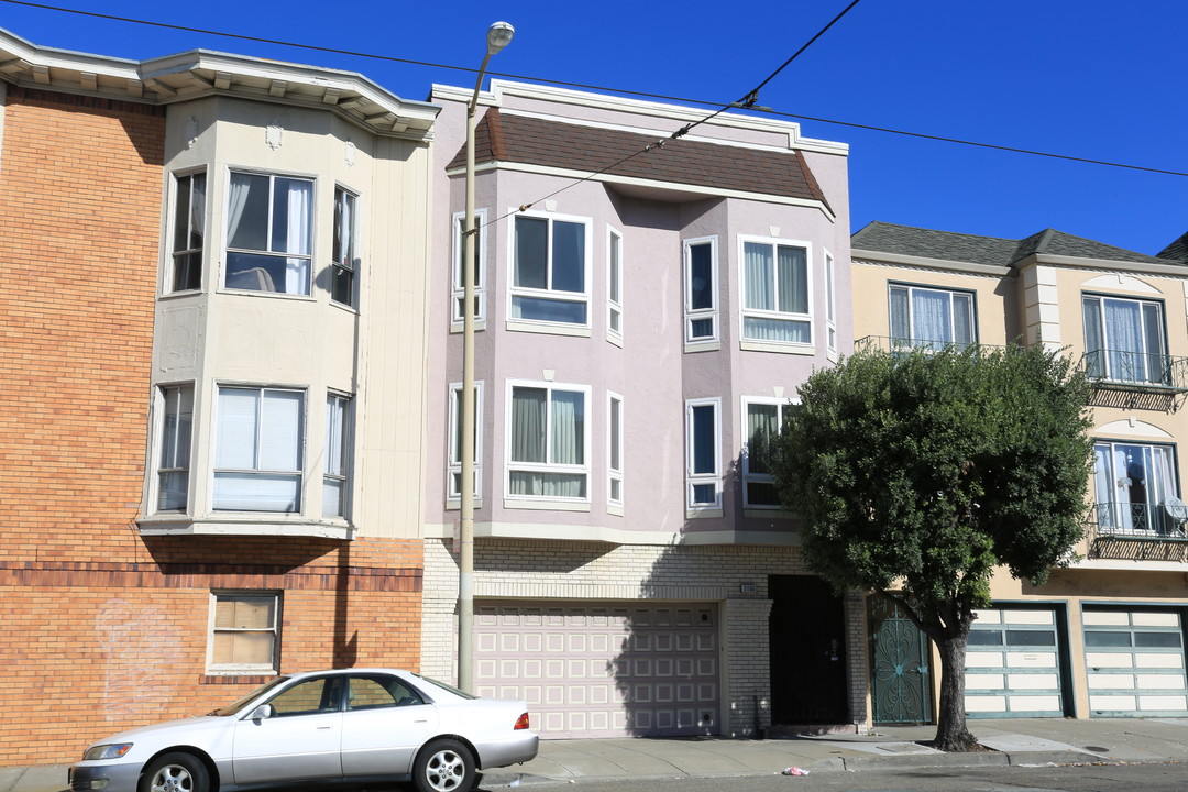 2150 Judah St in San Francisco, CA - Building Photo