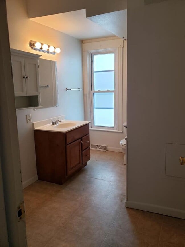 property at 1724-1724.5-17245 E Orange Rd