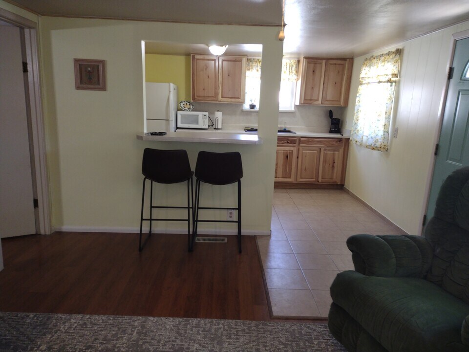 827 E Navajo St in Farmington, NM - Building Photo