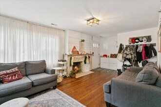 18 S Greenfield Ave in Hampton, VA - Building Photo - Building Photo