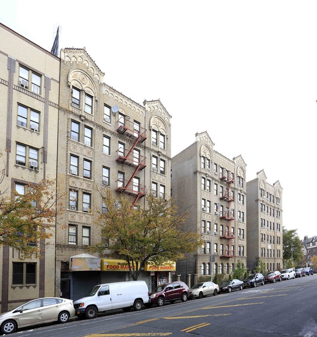 3235 Grand Concourse in Bronx, NY - Building Photo - Building Photo