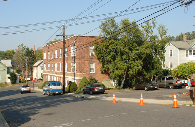 9 Irving St in Bristol, CT - Building Photo - Building Photo