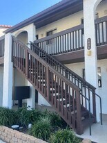 1634 Stickney Point Rd in Sarasota, FL - Building Photo