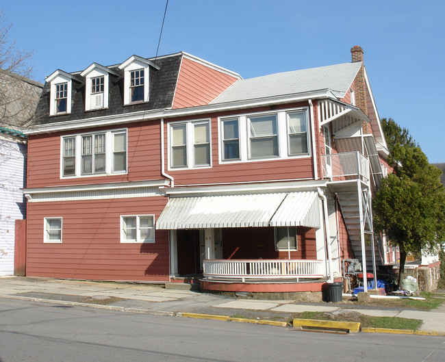 502 Center St in Jim Thorpe, PA - Building Photo - Building Photo