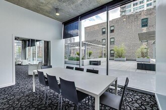 611 S Wells St, Unit 1909 in Chicago, IL - Building Photo - Building Photo