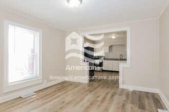 912 N Livingston Ave in Indianapolis, IN - Foto de edificio - Building Photo