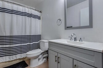 644 Glen Circle Dr in Tobyhanna, PA - Foto de edificio - Building Photo