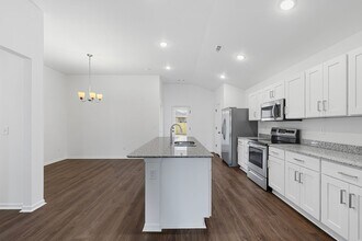 129 SW Vicki St in Gentry, AR - Building Photo - Building Photo