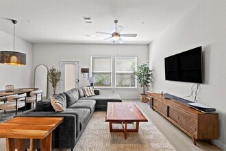 4615 Berkman Dr in Austin, TX - Building Photo - Building Photo