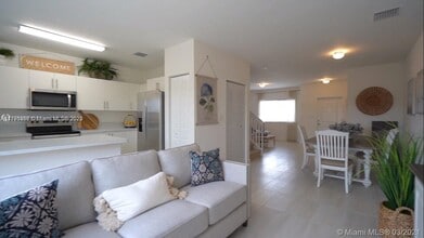 388 NW 12th Pl in Florida City, FL - Building Photo - Building Photo