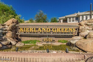 15221 N Clubgate Dr in Scottsdale, AZ - Building Photo