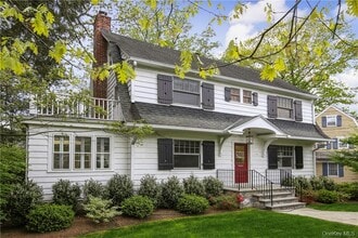 4 Sage Terrace in Scarsdale, NY - Building Photo - Building Photo