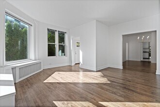 1097 Tower Rd in Winnetka, IL - Building Photo - Building Photo