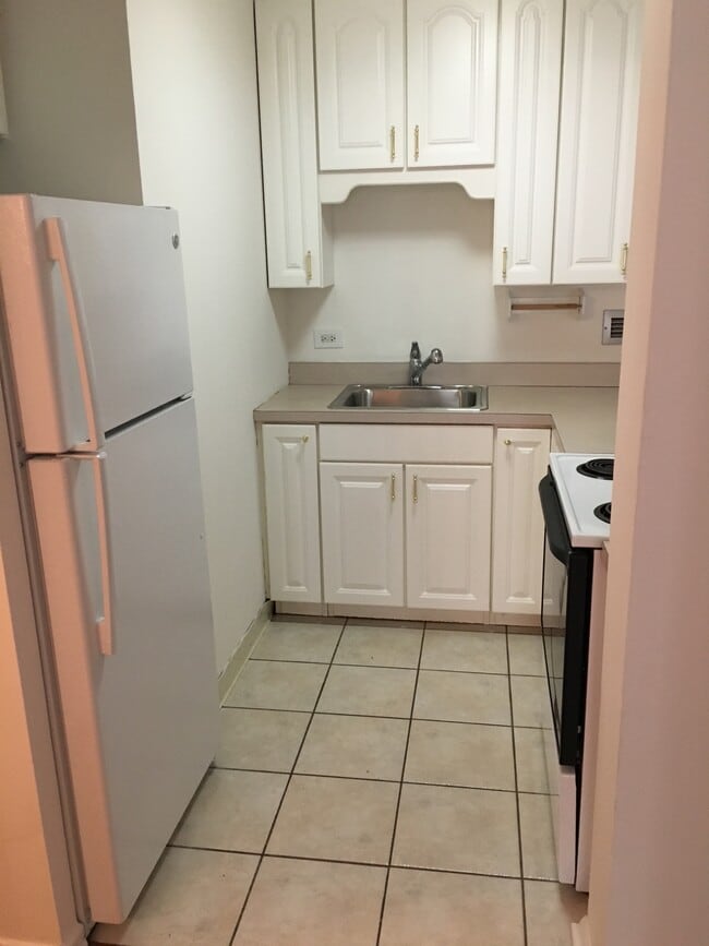 87 Glenbrook Rd, Unit 2A in Stamford, CT - Building Photo - Building Photo