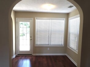 120 Lake Linden Dr in Bluffton, SC - Foto de edificio - Building Photo