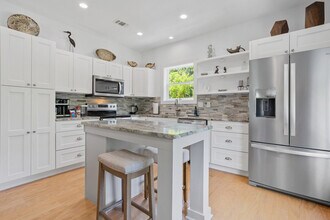 111 Eleanor Ave in Pass Christian, MS - Building Photo - Building Photo