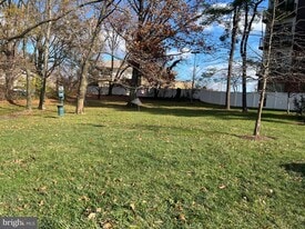 10528 Cross Fox Ln in Columbia, MD - Building Photo