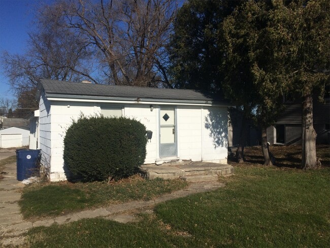 property at 1923 E Ridgeway Ave