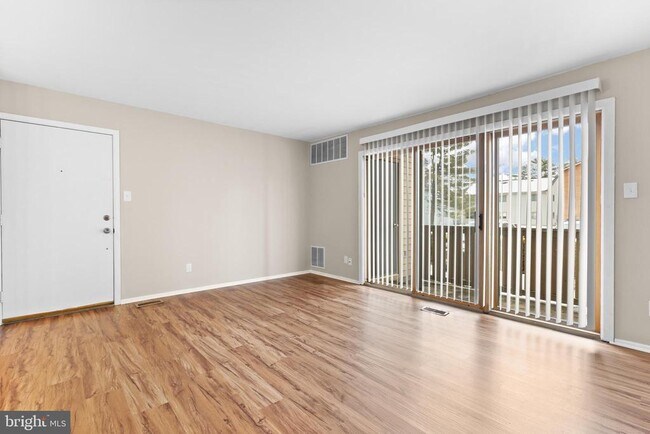 705 Woodhollow Dr in Evesham, NJ - Building Photo - Building Photo