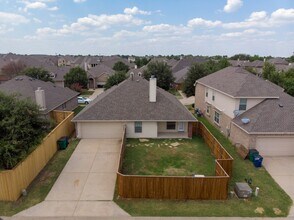 5705 Broken Spur in McKinney, TX - Foto de edificio - Building Photo