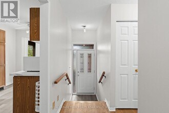 22 Fireside Crescent in Ottawa, ON - Building Photo - Building Photo