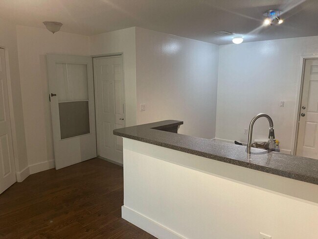 4189 Crystal Lake Dr in Pompano Beach, FL - Building Photo - Building Photo