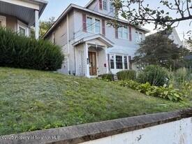 1034 Fairfield St in Scranton, PA - Building Photo