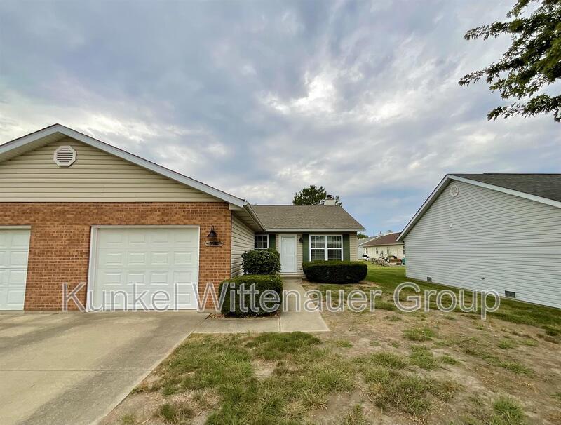 905 Terrace Ct in O'Fallon, IL - Building Photo